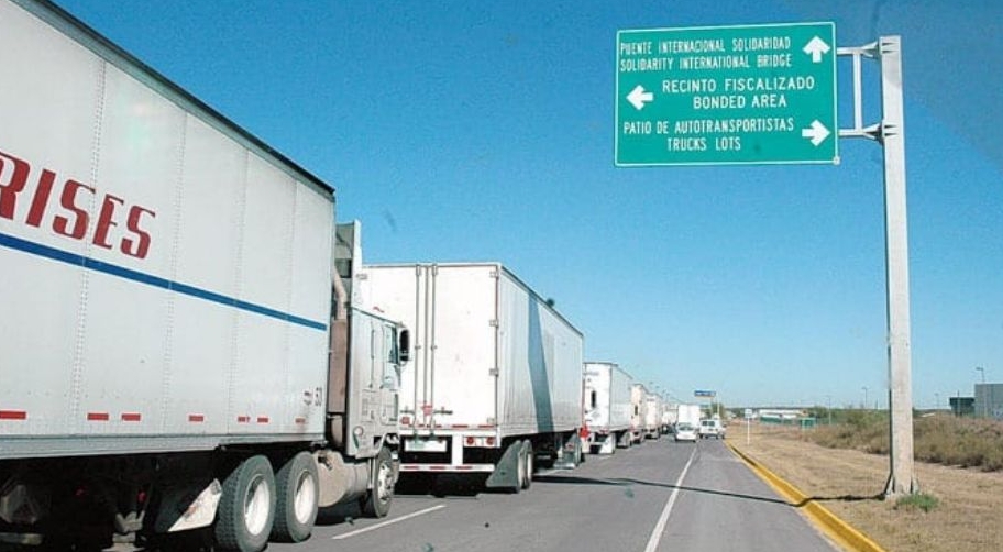 Abren carril de puente internacional en la frontera para agilizar paso de transportistas