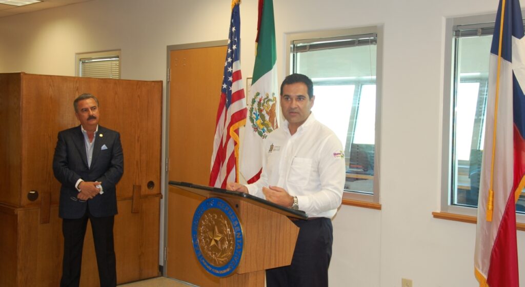 Evento Banderazo de eliminación de la cuota carretera 255 en Laredo, Tx.