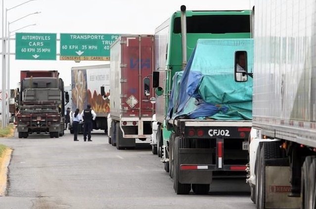 Mandan transporte vacío por Puente Colombia